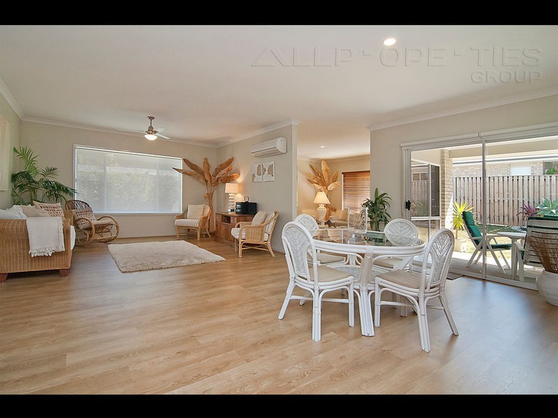 1 Bottlebrush Street, Heathwood QLD 4110