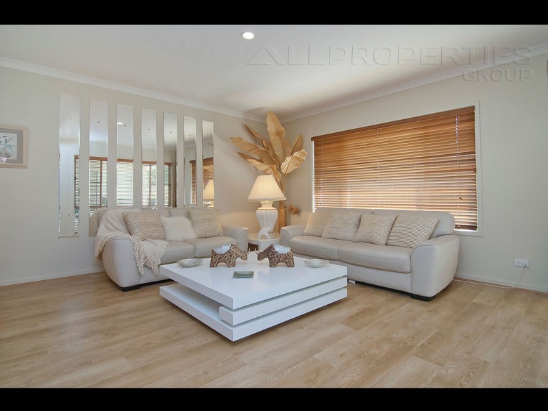 1 Bottlebrush Street, Heathwood QLD 4110