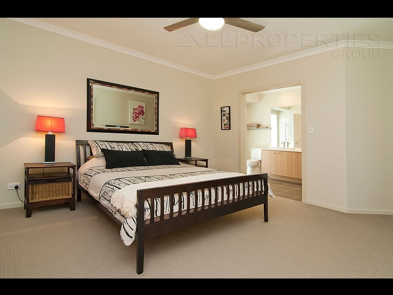 1 Bottlebrush Street, Heathwood QLD 4110