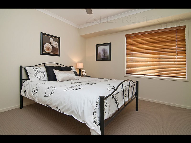 1 Bottlebrush Street, Heathwood QLD 4110