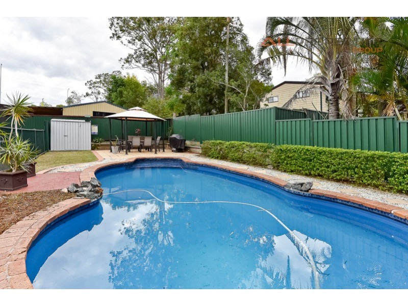 6 GREEN ROAD, Regents Park QLD 4118