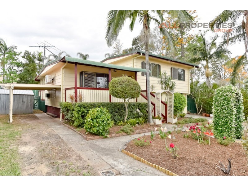 6 GREEN ROAD, Regents Park QLD 4118