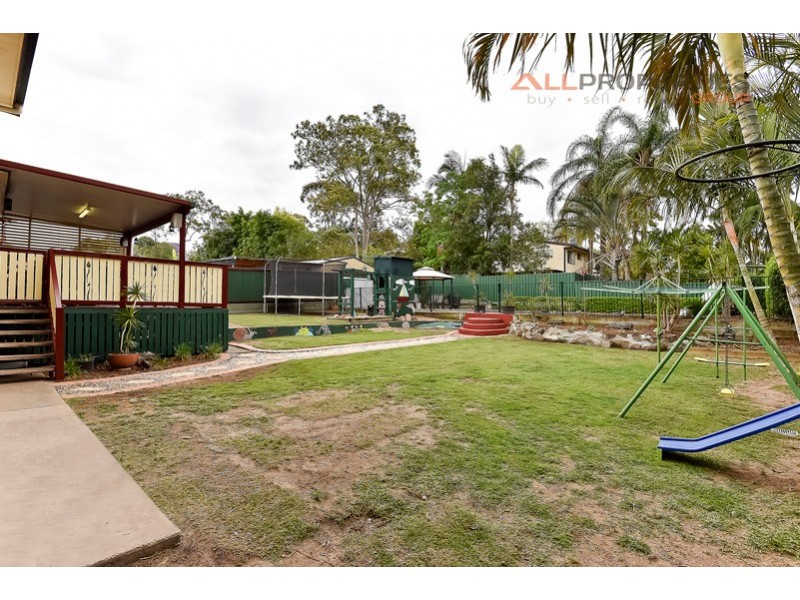 6 GREEN ROAD, Regents Park QLD 4118
