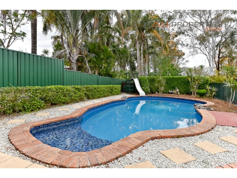 6 GREEN ROAD, Regents Park QLD 4118