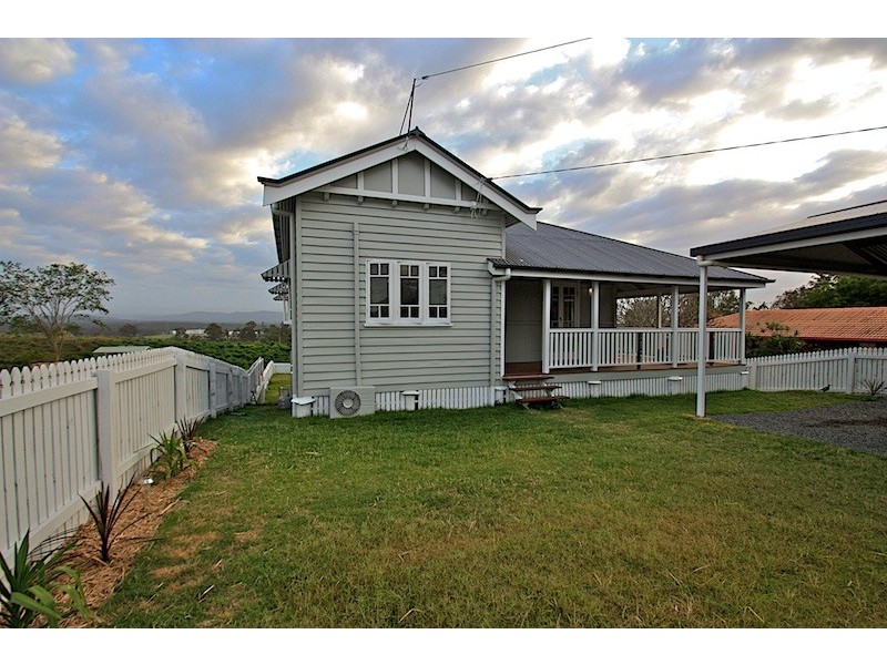 9 Boundary Road, Bundamba QLD 4304