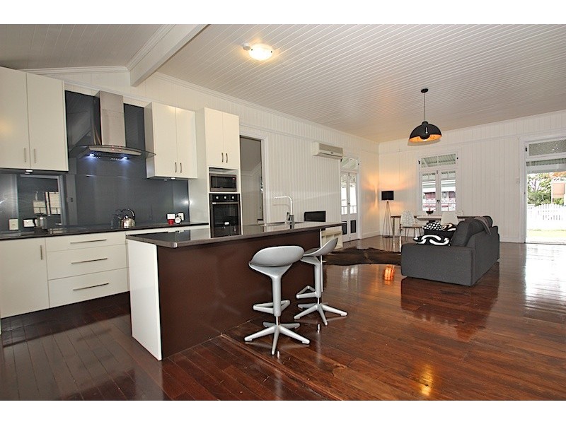 9 Boundary Road, Bundamba QLD 4304