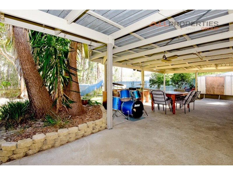 11 Conifer Street, Hillcrest QLD 4118