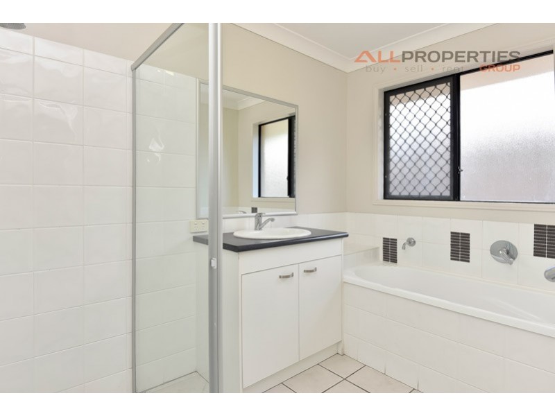 27 Juniper Street, Heathwood QLD 4110