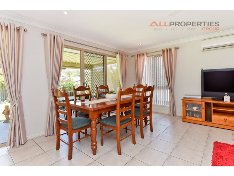 32 Woodlands Boulevard, Waterford QLD 4133