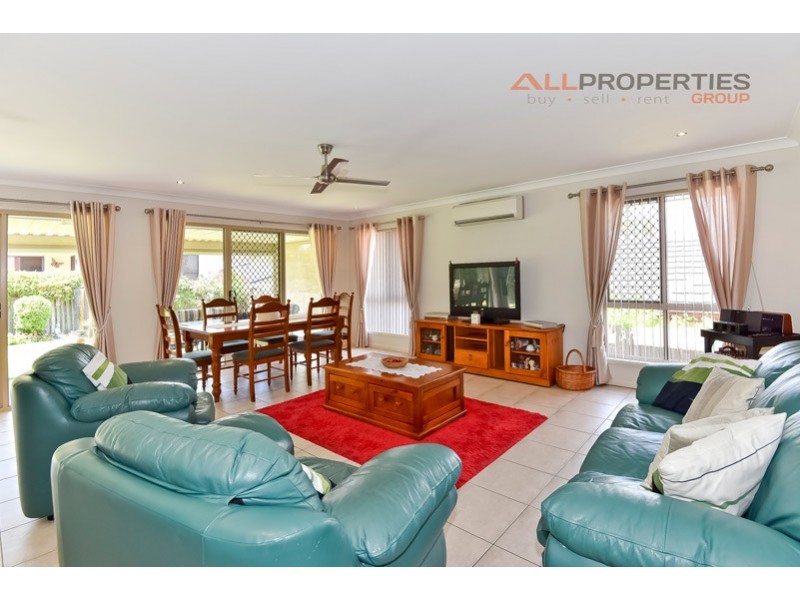 32 Woodlands Boulevard, Waterford QLD 4133