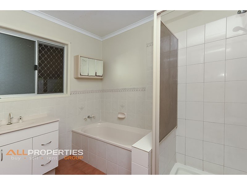 14 Pinewood Street, Crestmead QLD 4132
