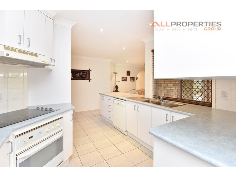 11 KALBARRI RISE, Regents Park QLD 4118