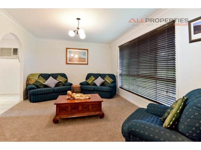 11 KALBARRI RISE, Regents Park QLD 4118