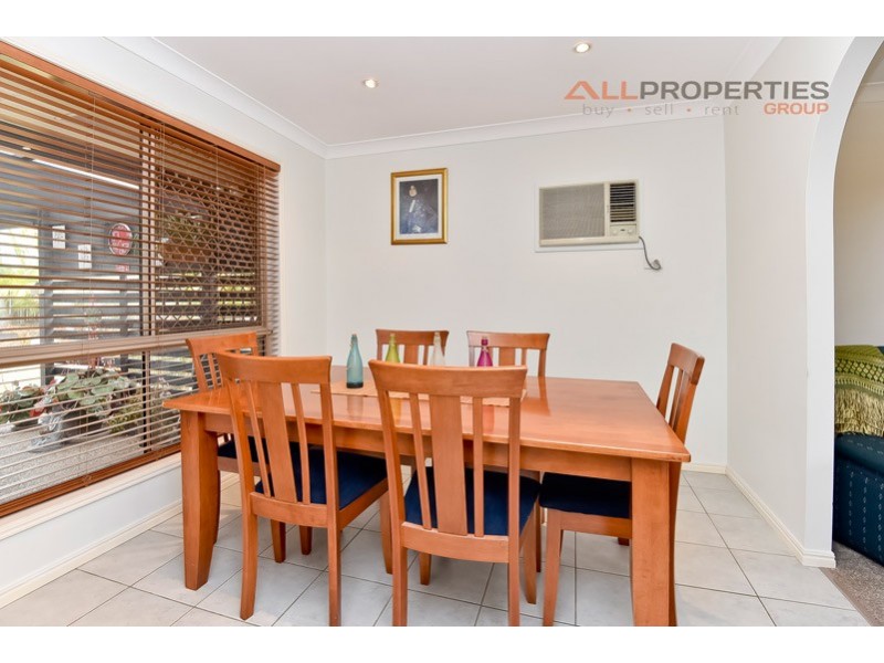 11 KALBARRI RISE, Regents Park QLD 4118