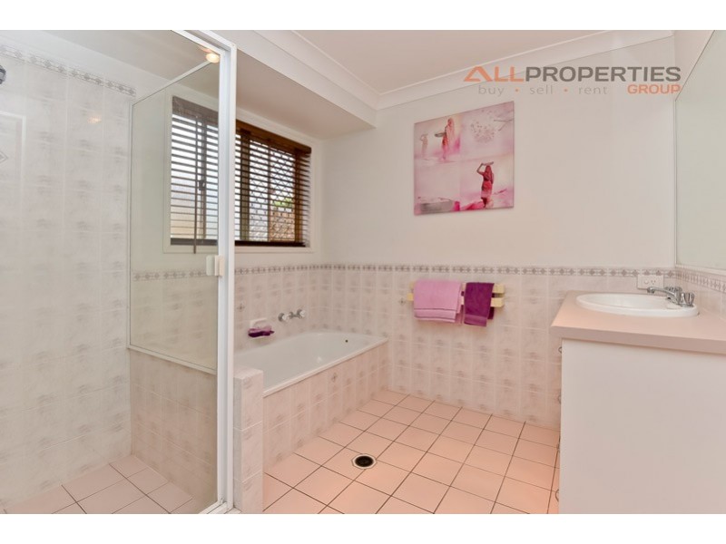 11 KALBARRI RISE, Regents Park QLD 4118