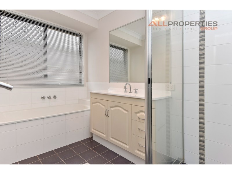 20 Creekside Crescent, Jimboomba QLD 4280