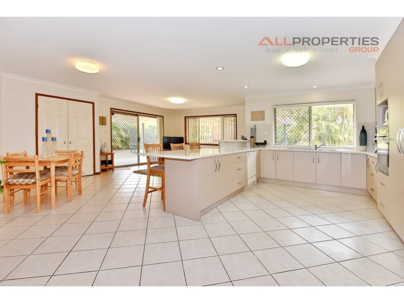 36 Ontario Cres, Parkinson QLD 4115