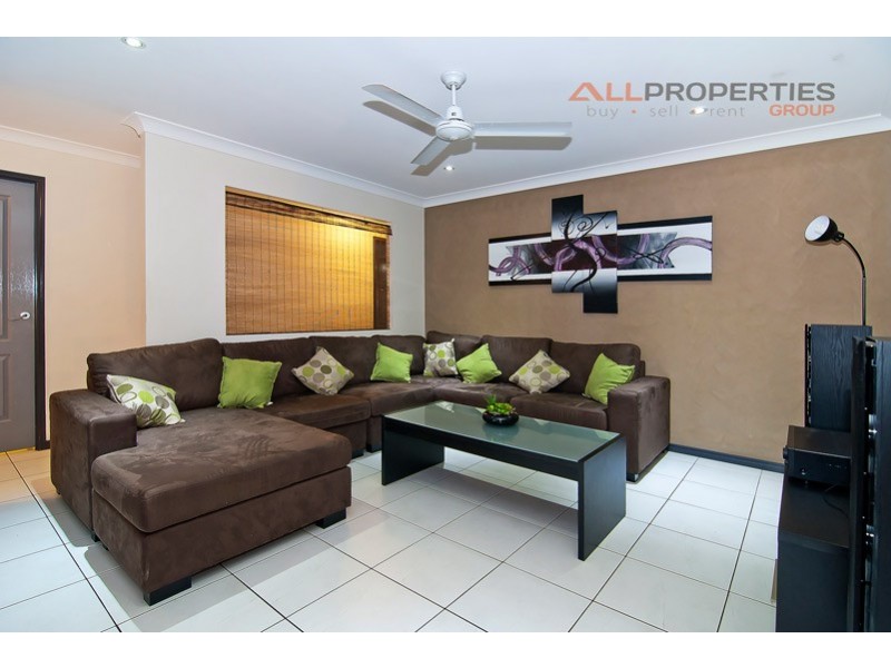 27 Sandalwood Street, Heathwood QLD 4110