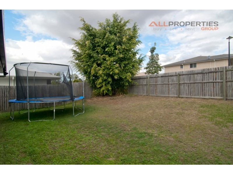 27 Sandalwood Street, Heathwood QLD 4110