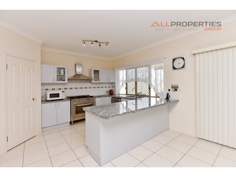 5 PAUL DRIVE, Regents Park QLD 4118