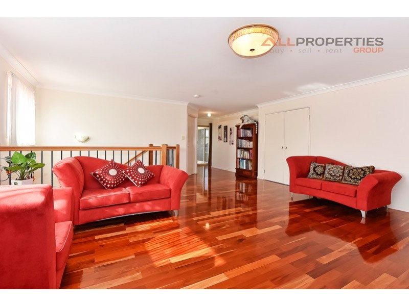 5 PAUL DRIVE, Regents Park QLD 4118