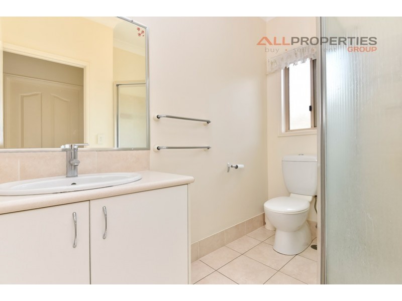 5 PAUL DRIVE, Regents Park QLD 4118