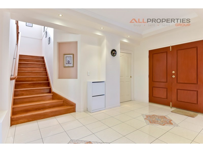 5 PAUL DRIVE, Regents Park QLD 4118