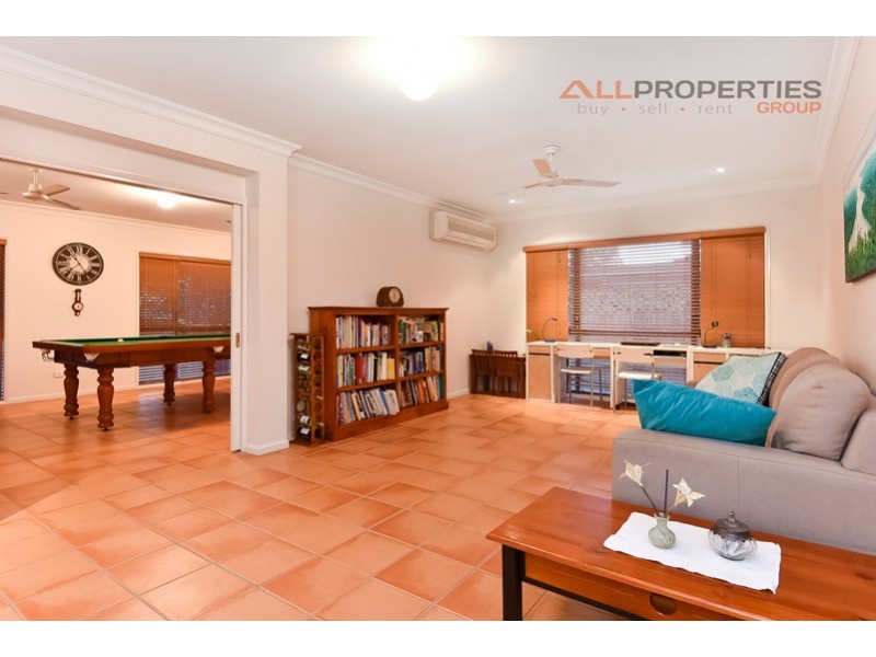 10 Landsborough Place, Forest Lake QLD 4078