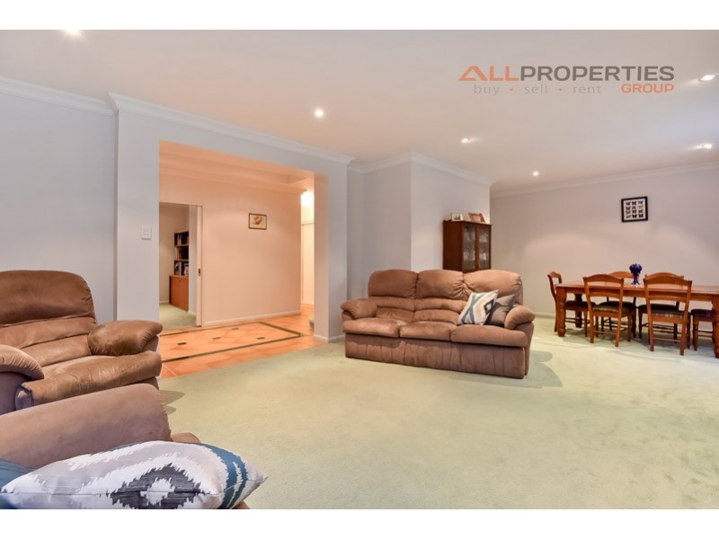 10 Landsborough Place, Forest Lake QLD 4078