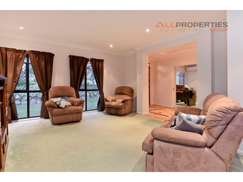 10 Landsborough Place, Forest Lake QLD 4078