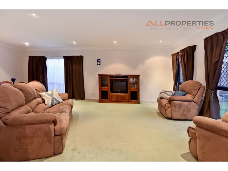 10 Landsborough Place, Forest Lake QLD 4078