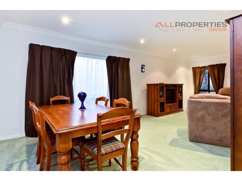 10 Landsborough Place, Forest Lake QLD 4078