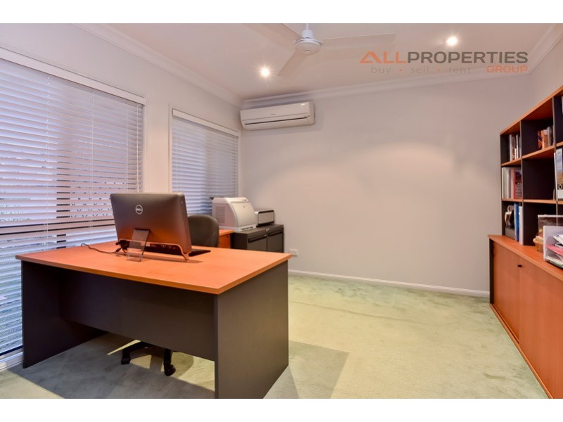 10 Landsborough Place, Forest Lake QLD 4078