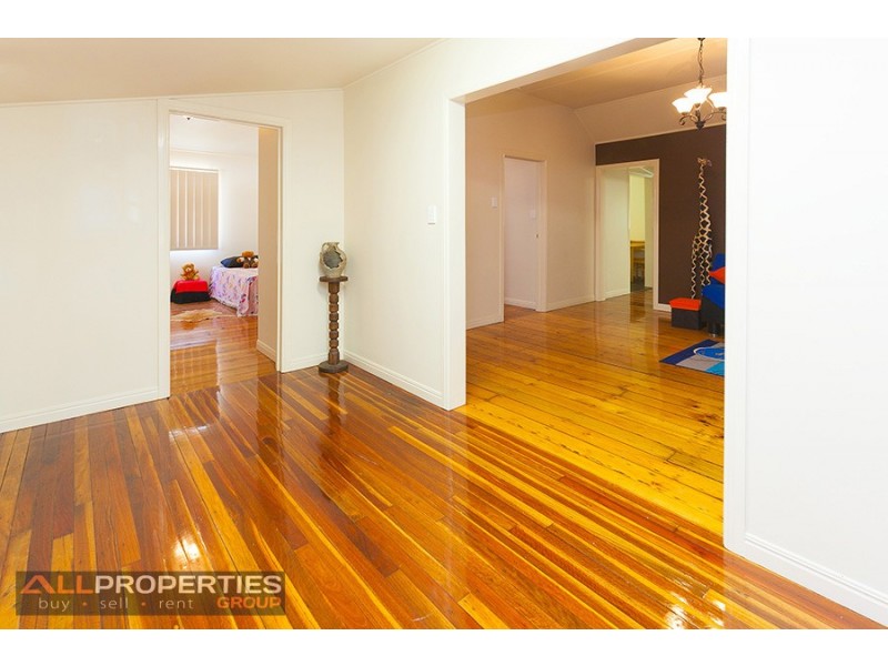 3 Telegraph Lane, North Ipswich QLD 4305