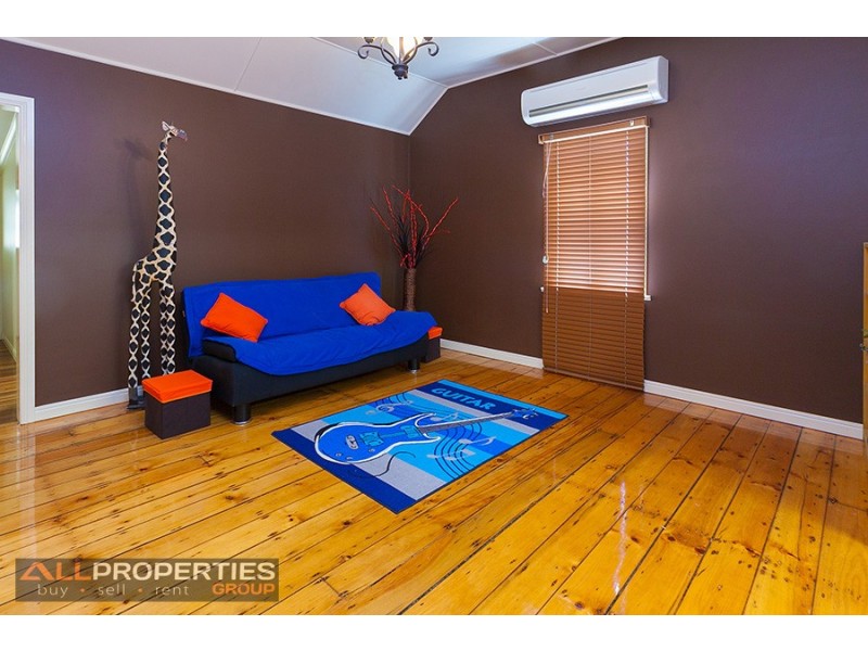 3 Telegraph Lane, North Ipswich QLD 4305