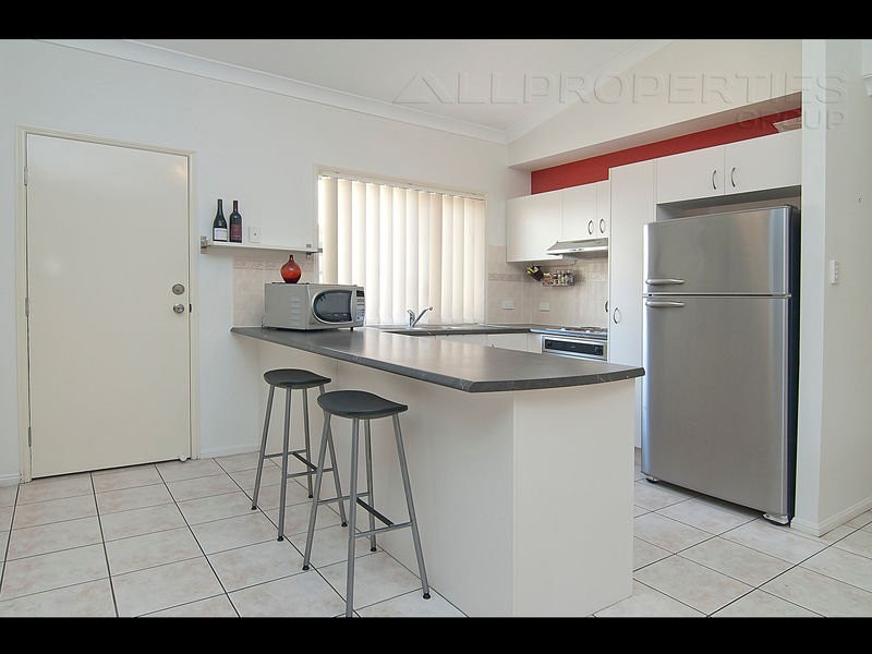 13 Harrison Cr, Forest Lake QLD 4078