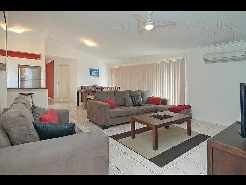 13 Harrison Cr, Forest Lake QLD 4078