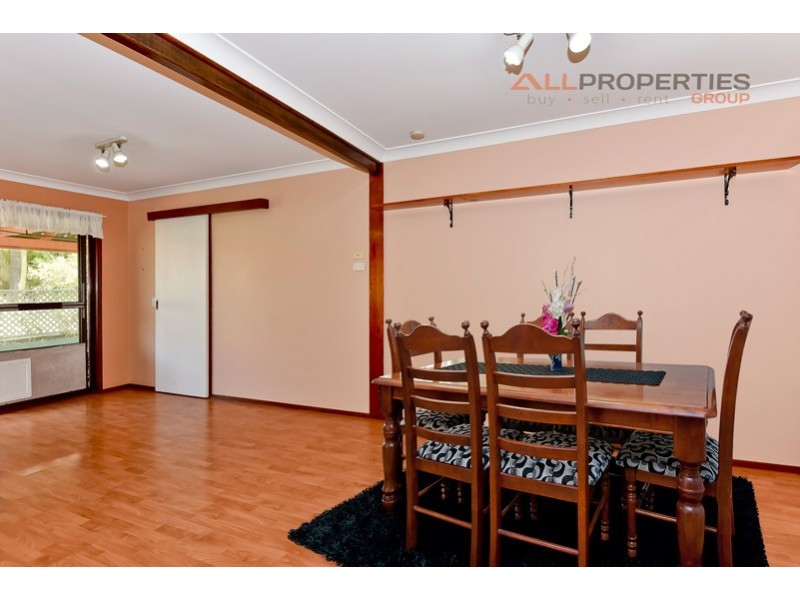 4 Bushland Drive, Regents Park QLD 4118