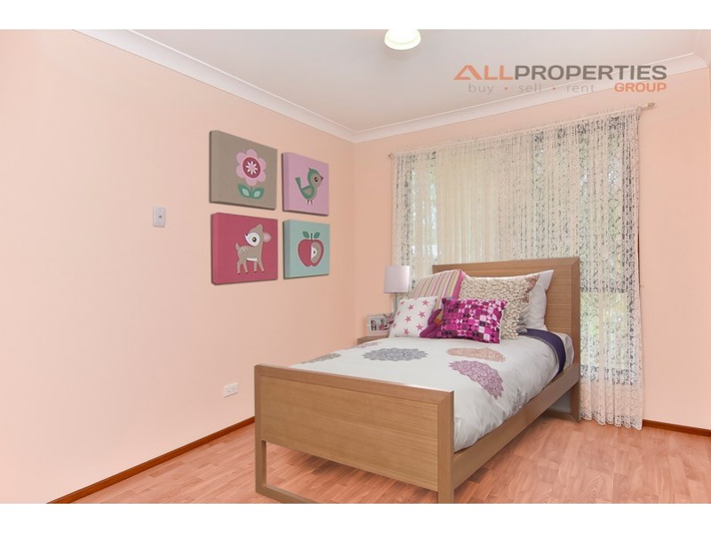 4 Bushland Drive, Regents Park QLD 4118