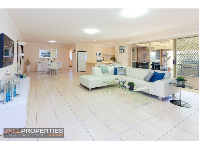96 Ontario Cres, Parkinson QLD 4115