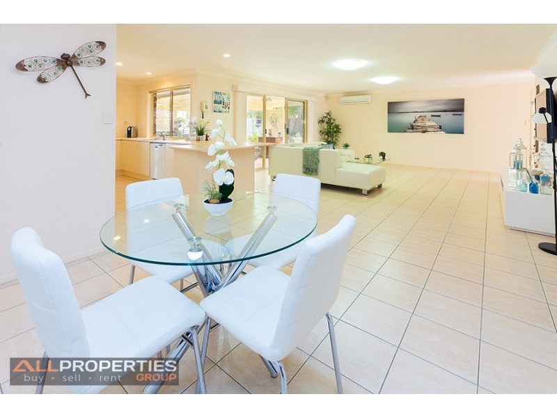 96 Ontario Cres, Parkinson QLD 4115