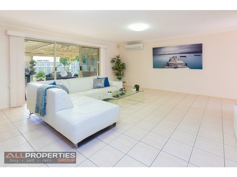 96 Ontario Cres, Parkinson QLD 4115