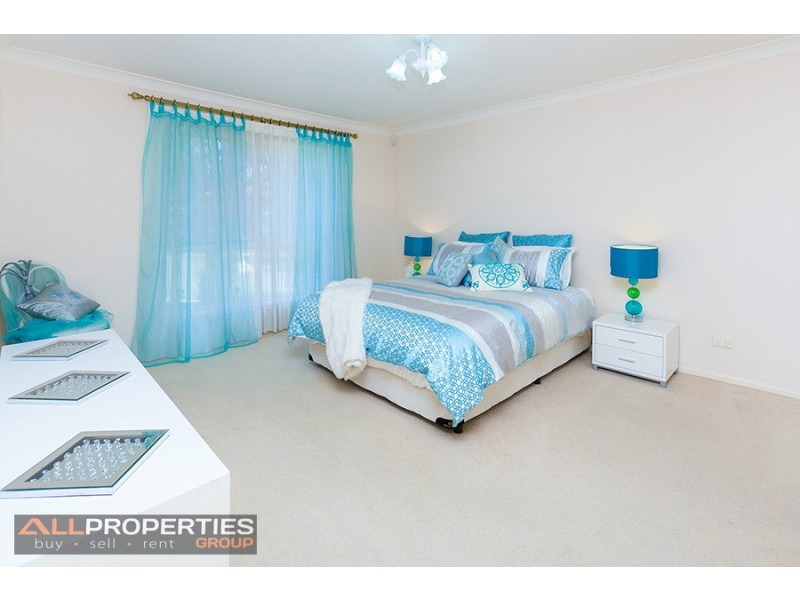96 Ontario Cres, Parkinson QLD 4115