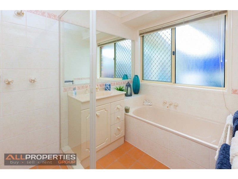 96 Ontario Cres, Parkinson QLD 4115