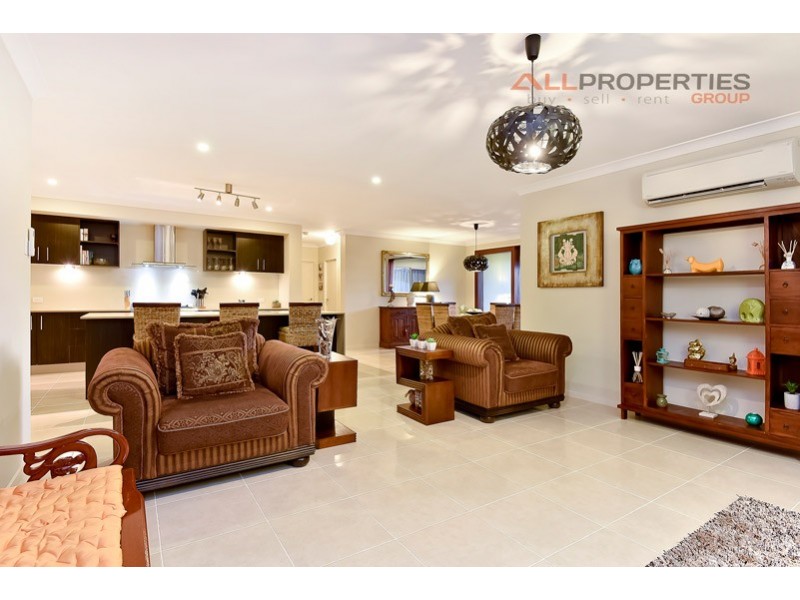 45 Laguna Cr, Springfield Lakes QLD 4300