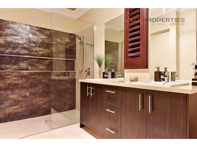 45 Laguna Cr, Springfield Lakes QLD 4300
