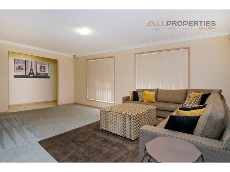 17 Glenlee Place, Parkinson QLD 4115