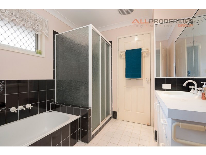 144 EMERALD DRIVE, Regents Park QLD 4118