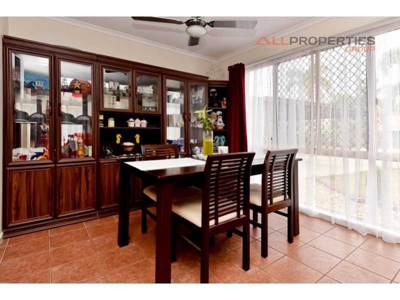 110 BOTTLEBRUSH DRIVE, Regents Park QLD 4118