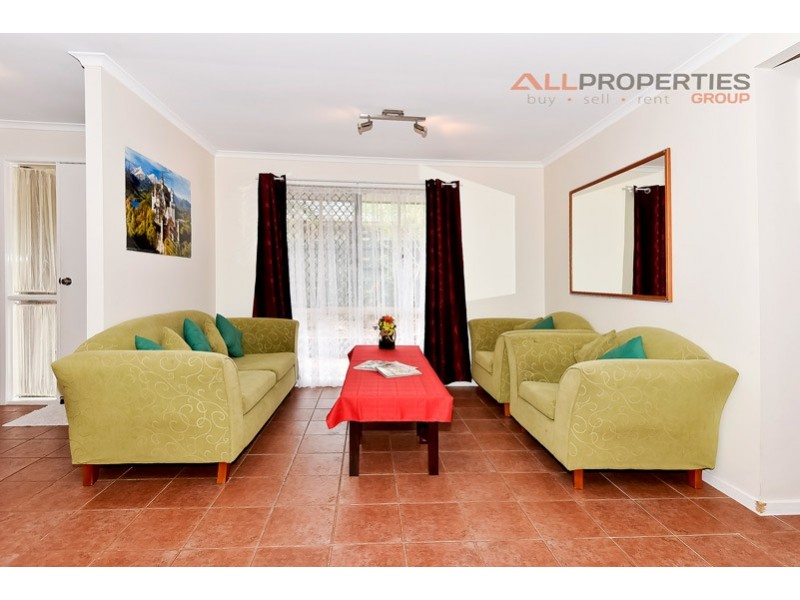 110 BOTTLEBRUSH DRIVE, Regents Park QLD 4118